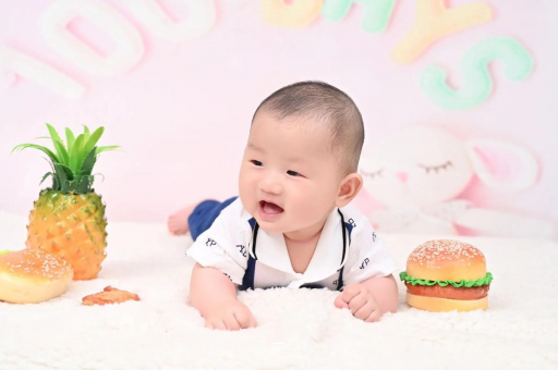 供卵试管代怀生子费用七个月宝宝最近总摇头